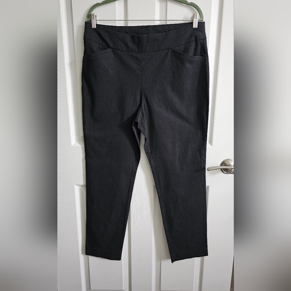 Fabulously Slimming Josie Pants with Pockets -Chicos Size 2-Dark Grey - Picture 3 of 5
